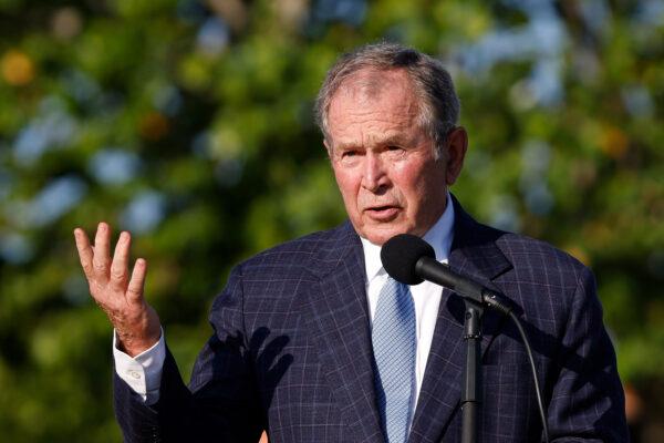 Former U.S. President George W. Bush speaks at Seminole Golf Club in Juno Beach, Fla., on May 7, 2021. (Cliff Hawkins/Getty Images)