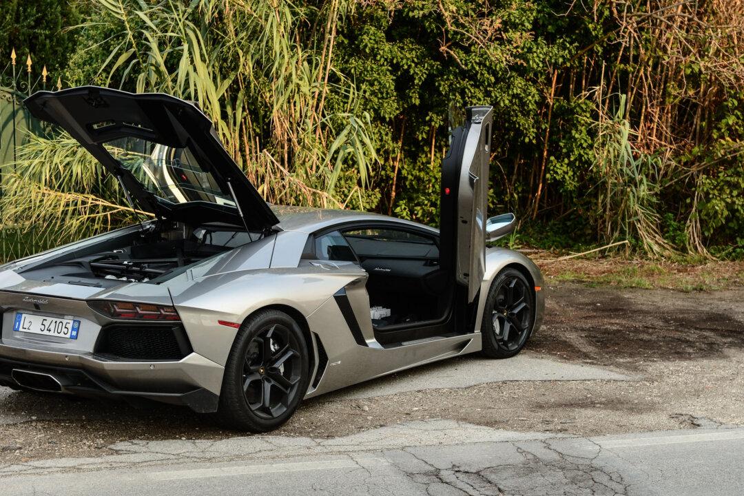 Missing Lamborghini: Ecclestone’s Lamborghini Disappeared From London Garage