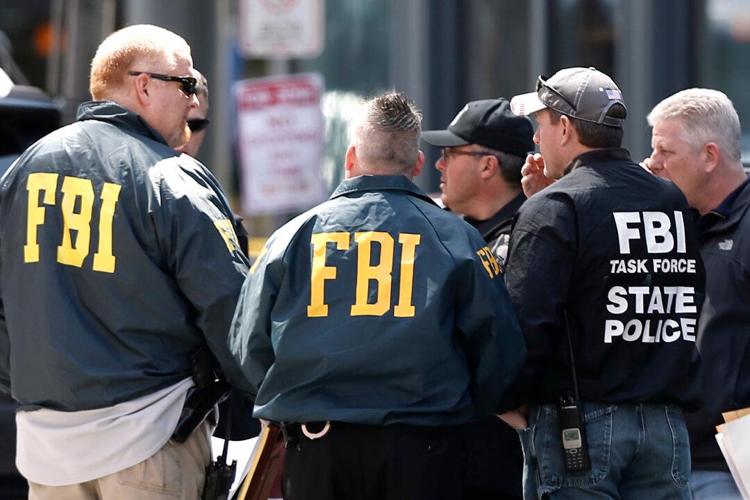 Social Media Photo Search for Boston Marathon Explosions Culprit