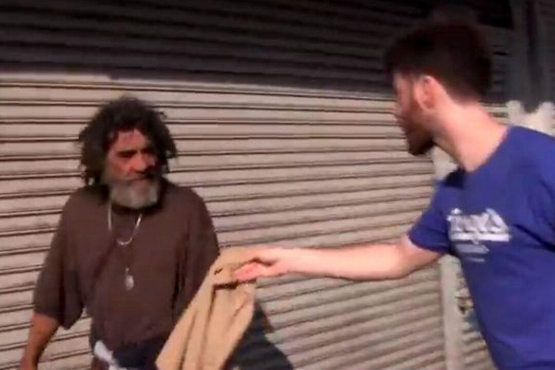 Abercrombie & Fitch Homeless Rebranding: Filmmaker’s Backlash (+Video)