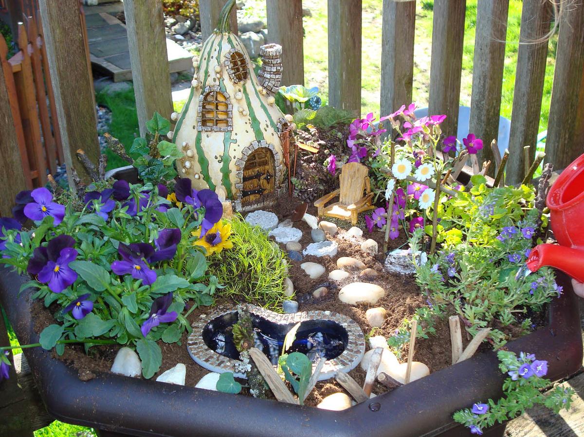 Making a Charming Miniature Fairy Garden