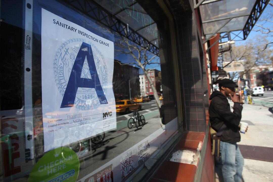 NYC Restaurants Sue for $2 Billion Over Indoor Dining Ban