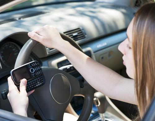 Road Distractions Worst for Novice Drivers