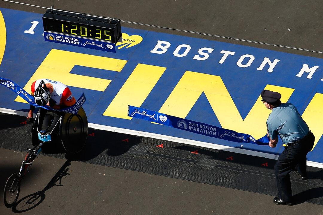 Ernst Van Dyk Wins Tenth Wheelchair Boston Marathon