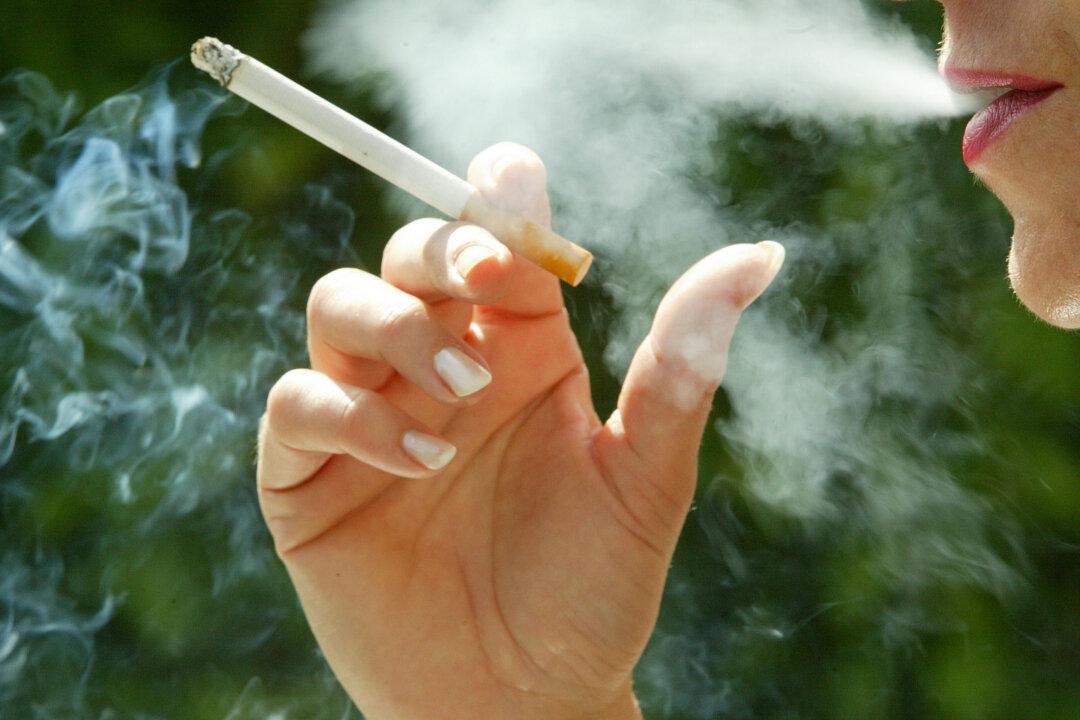 Australia’s Smokers Defy Stereotypes: Majority Employed, Educated