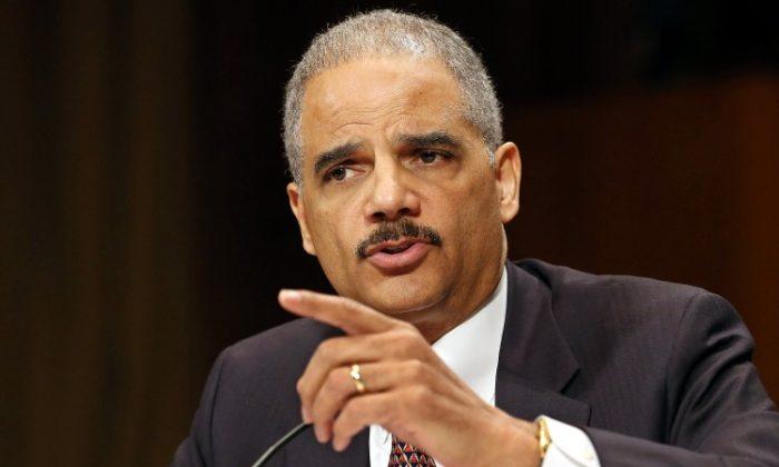 Eric Holder, Former Obama AG, Tells Crowd to Kick Republicans
