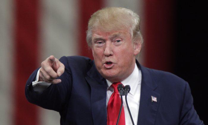Donald Trump Says He'd Bring Back Waterboarding