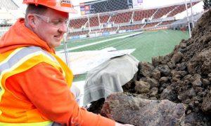 Oregon State University Workers Stumble Across 10,000-Year-Old Mammoth Bones Underneath Football Stadium