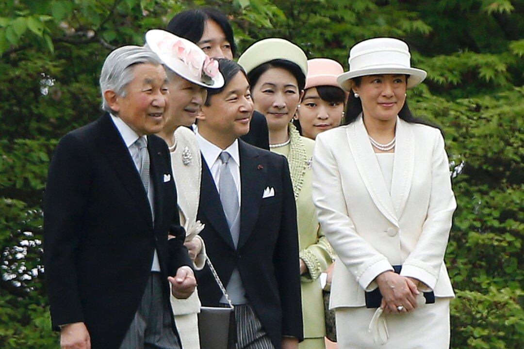 Japan Locks In Male-Only Emperor Rule