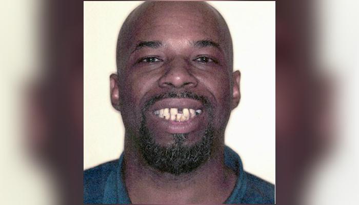 Police Hunt Man Who Tried to Fix Smile With Fake Identity