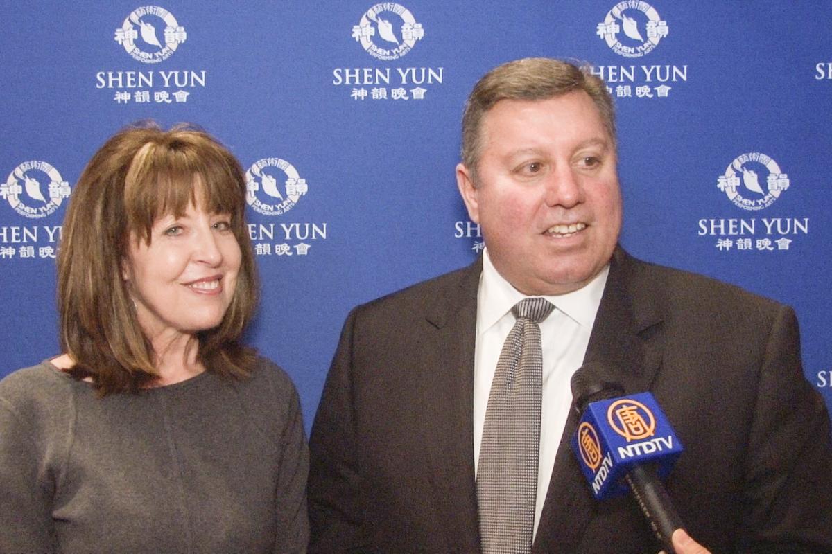 Manager Enjoys Powerful Dancing at Shen Yun