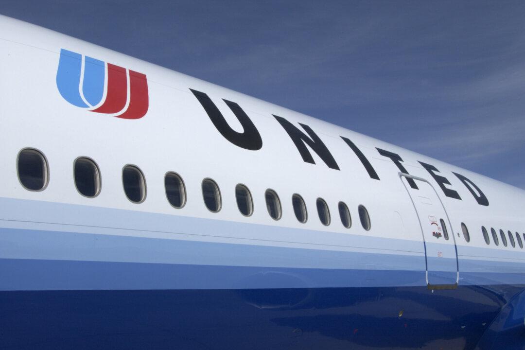 Mom of Autistic Boy Hails United Airlines Staff for Helping During Mid-Flight ‘Meltdown’