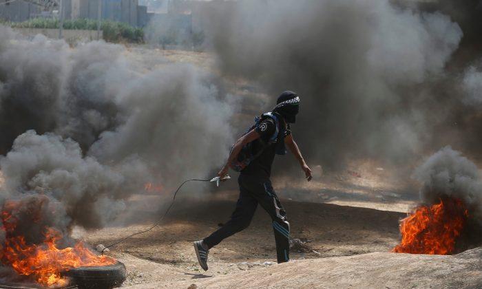 Israeli Army Kills Two Insurgents in Gaza Border Shelling