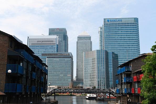 Barclays Leads European Banks’ Pursuit of Risky US Debt