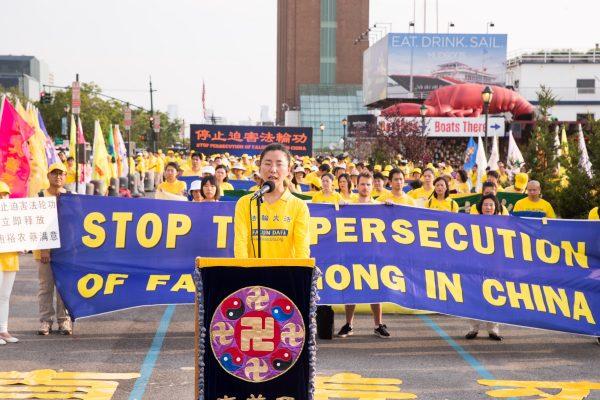 Zhang Hongyu at the rally to call for an end to the persecution of Falun Gong in China, near the Chinese consulate in Manhattan, New York City, on July 16, 2018. (Larry Dye/The Epoch Times)