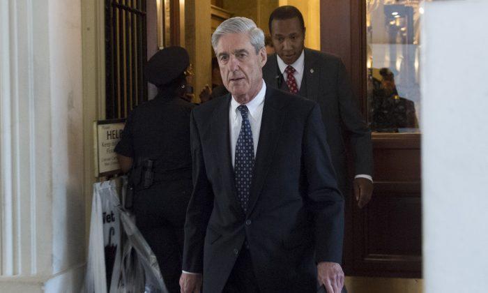Mueller Offers Limited Immunity to 5 in Manafort Case