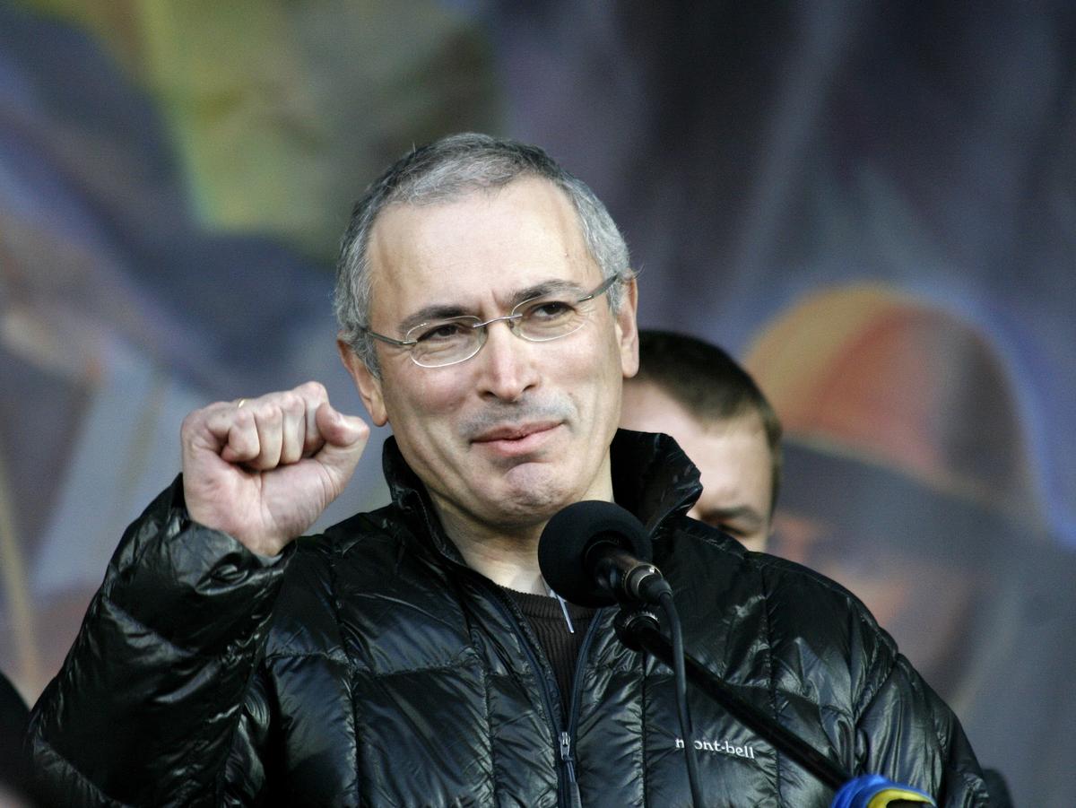 The Questionable Ties Between Russian Oligarchs, Magnitsky Act, and Steele Dossier