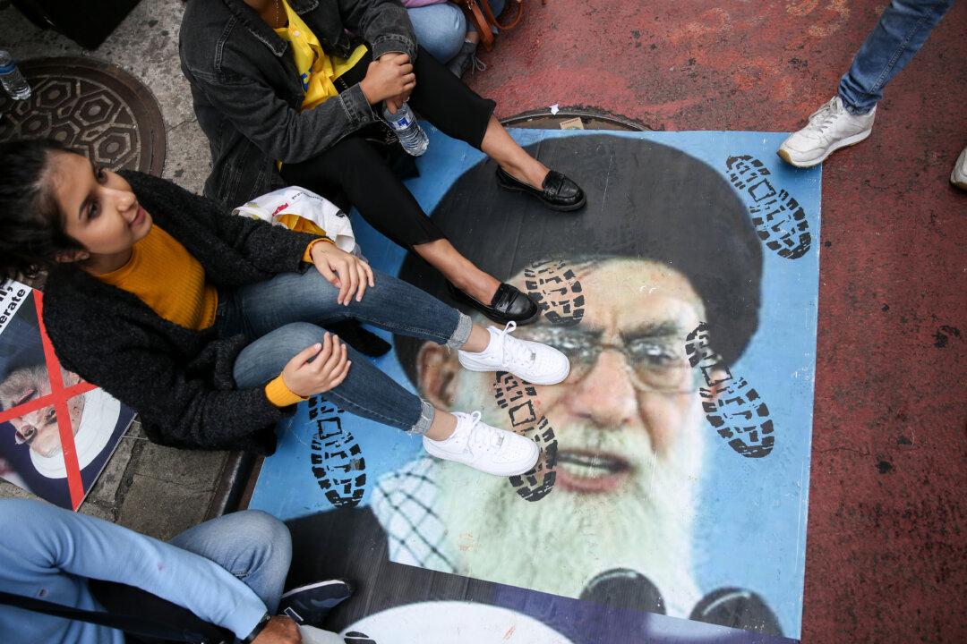 Iranian-Americans Gather in New York to Protest Regime, Rouhani