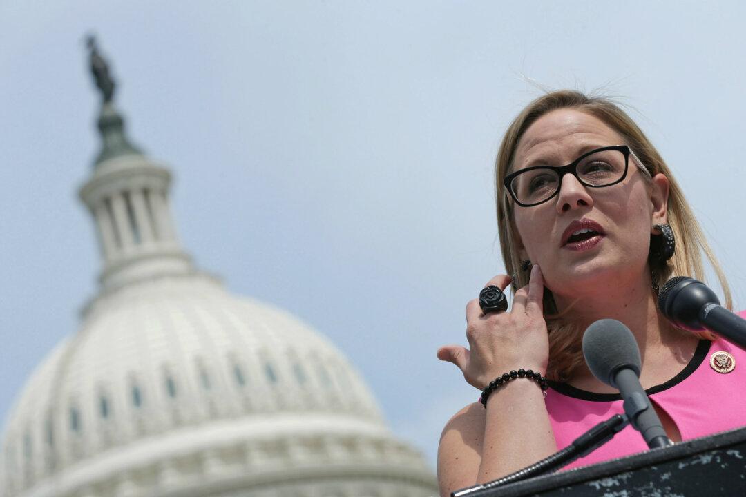 Communist Party Backs Sinema in Race for Flake’s US Senate Seat