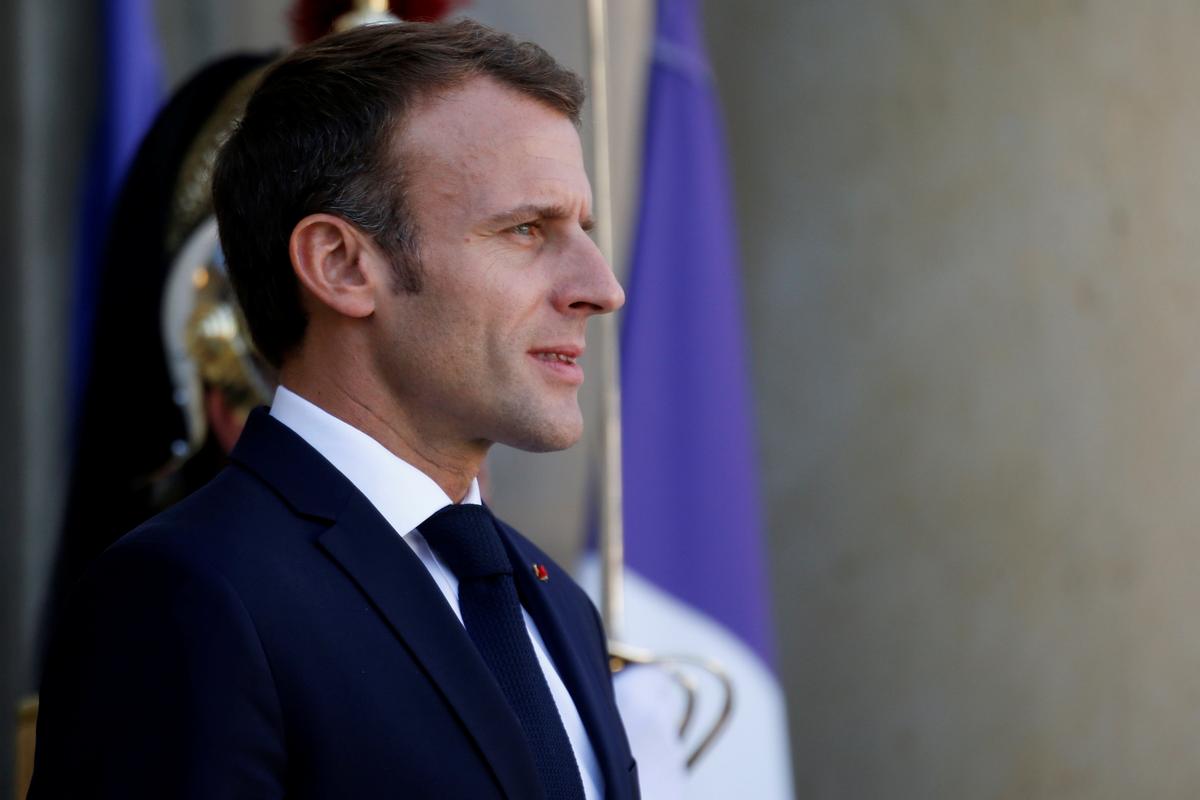 France’s Macron Postpones Expected Cabinet Reshuffle