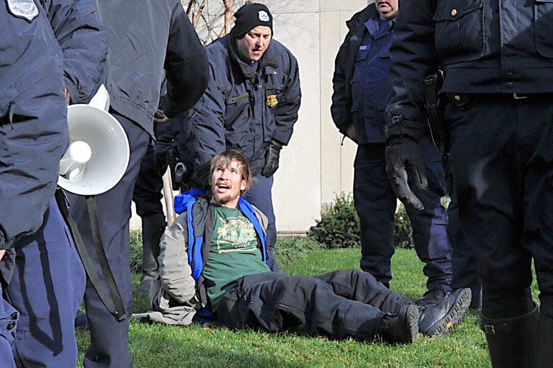 San Francisco Police to Halt ‘Demeaning’ Practice of Seating Suspects on the Ground