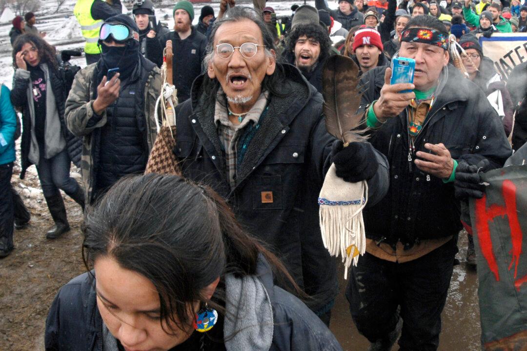 Native American Who Confronted High School Students Not a Vietnam Veteran: Reports