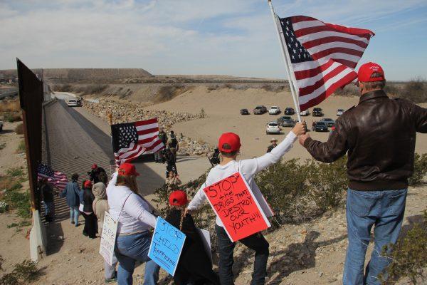 Supporters of increased security along the U.S.-Mexico border make a human wall to demonstrate their support for a border wall, at Sunland Park, New Mexico, on Feb. 9, 2019. (Hericka Martinez/AFP/Getty Images)