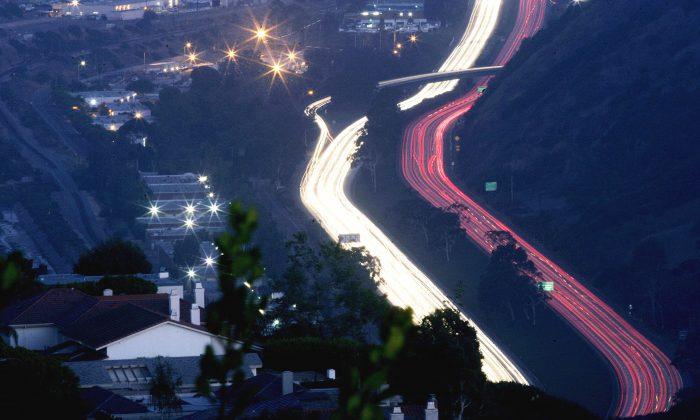California Lawmaker Proposes Highway Lanes With No Speed Limit
