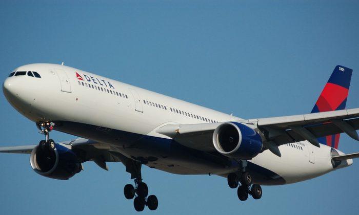 Delta Aims to Hire Over 1,000 Pilots by Next Summer: Memo