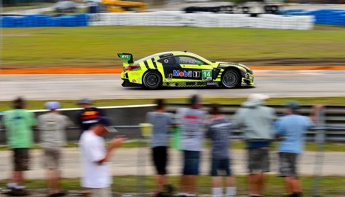 Fans can get close to the action at Sebring. (Bill Kent/Epoch Times)
