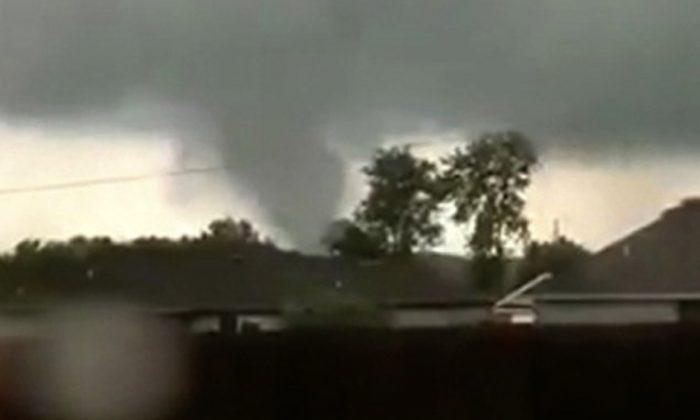 Golden City, Missouri, Devastated by Tornado; 3 Deaths Reported
