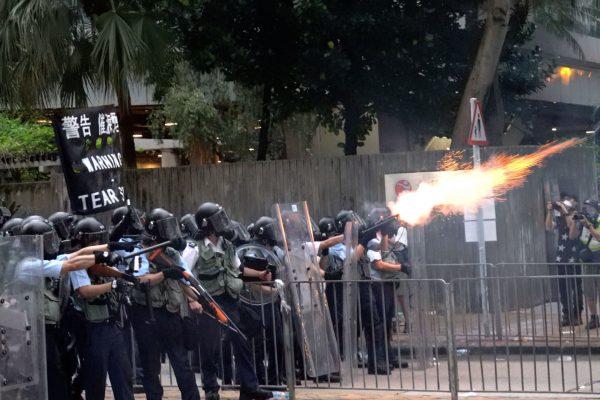 Hong Kong police fired off tear gas at the protesters on June 12. (The Epoch Times)