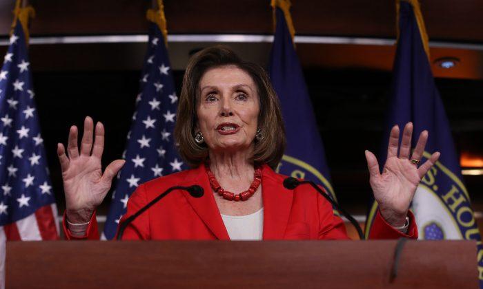 Pelosi Advises Targets of ICE Deportations on How to Avoid Arrest