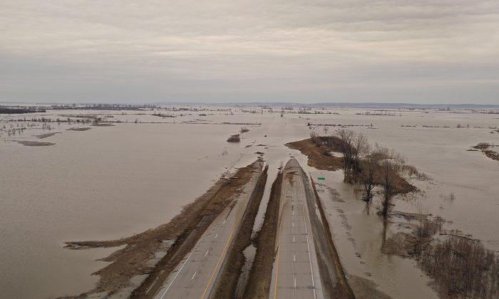 Ongoing Midwest Flooding Gets Scant Coverage in Mainstream Media