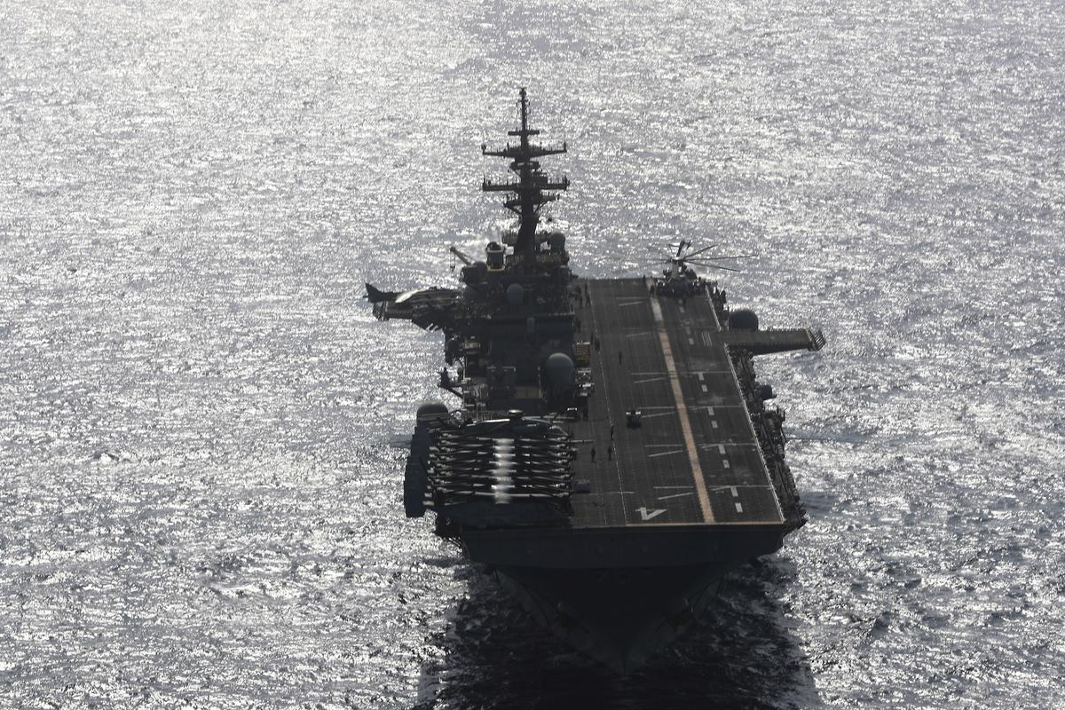 USS Boxer (LHD-4) ship sails in the Arabian Sea off Oman July 17, 2019. The picture was taken on July 17, 2019. (Reuters/Ahmed Jadallah)