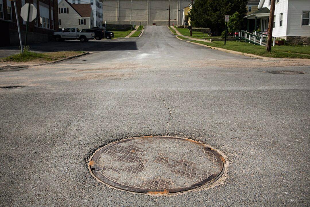 No More ‘Manholes’: California City Votes to Replace All Gender Terms Like ’Firemen' in Municipal Code