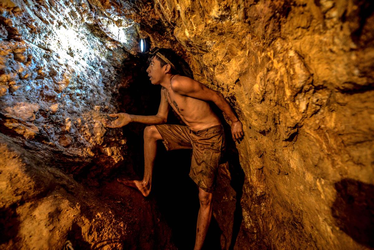 Trump Admin Allows Western Firms to Participate in Venezuela Mining