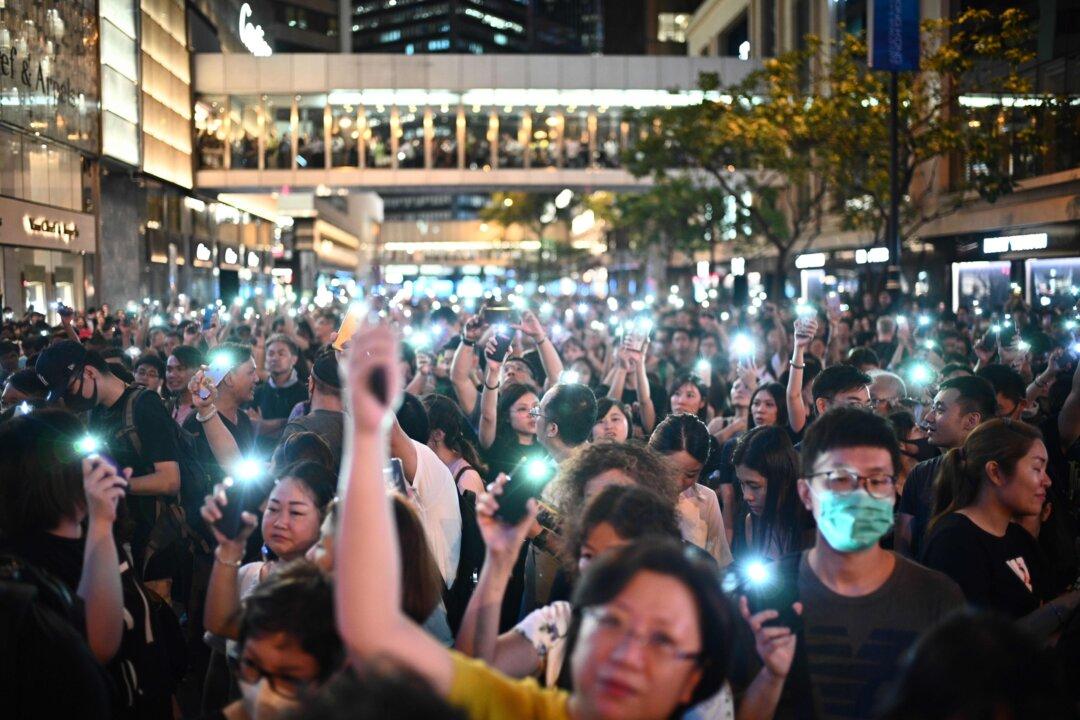 Hong Kong Civil Servants Resign, Recruits to be Tested on National Security Law