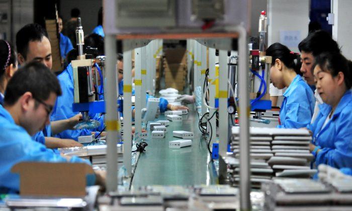 China’s Factory Activity Seen Contracting for Fourth Straight Month