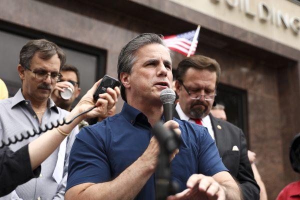 Judicial Watch’s Tom Fitton speaks at an anti-sanctuary rally in Montgomery County, Md., on Sept. 13, 2019. (Charlotte Cuthbertson/The Epoch Times)