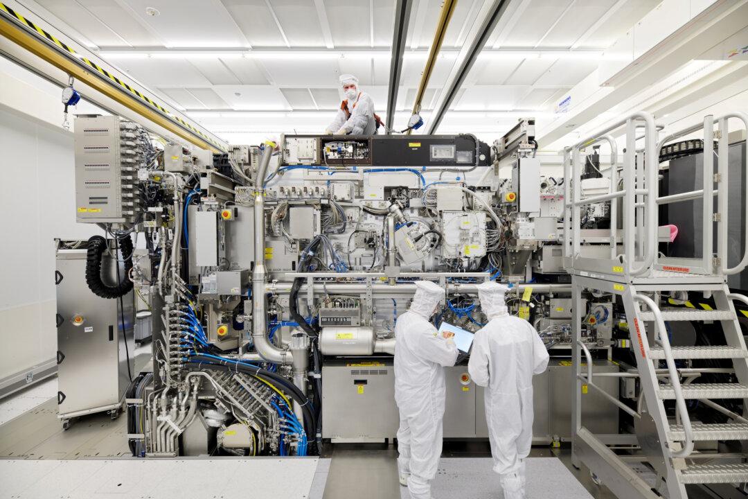 ASML Attempts to Supply Chipmakers With Critical Equipment as Chip Shortage Worsens