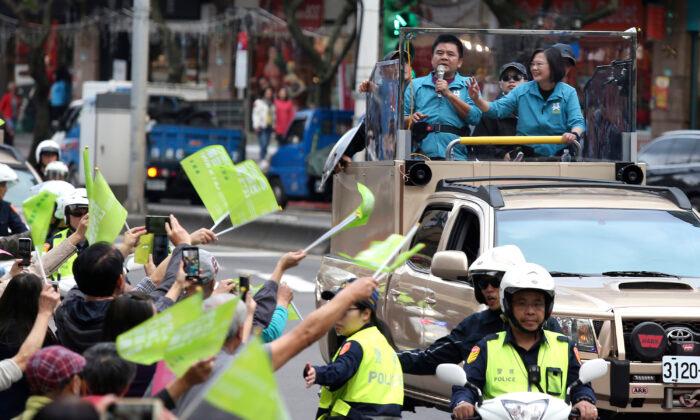 Taiwan President Urges Voters to Turn Out, Uphold Democracy