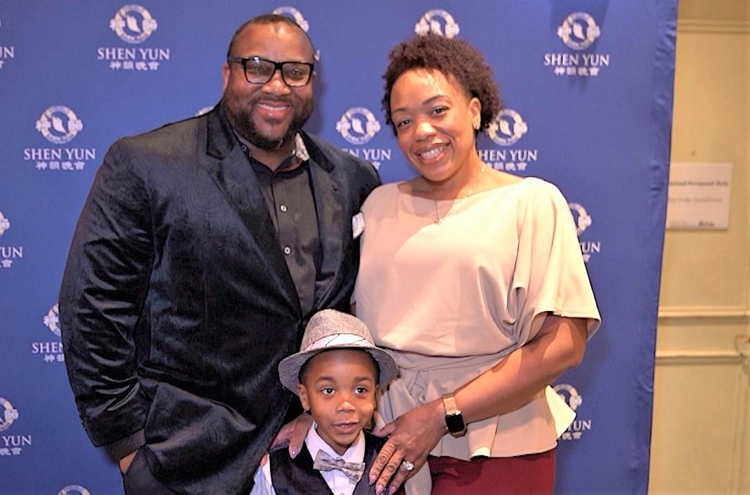 State Representative Finds in Shen Yun Important History and Family Fun