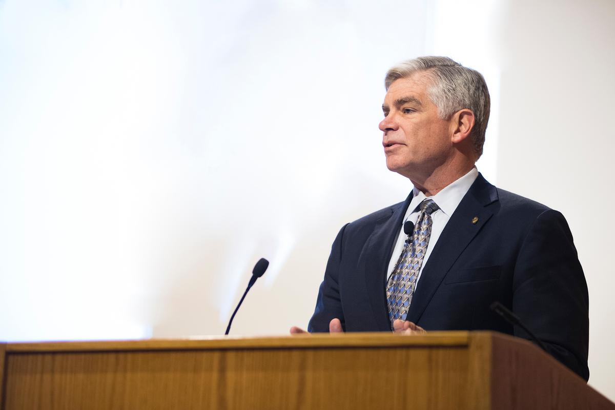 Patrick Harker, president and CEO of the Federal Reserve Bank of Philadelphia, addresses an audience at the Philadelphia Fed in 2017. (Courtesy of the Federal Reserve Bank of Philadelphia)