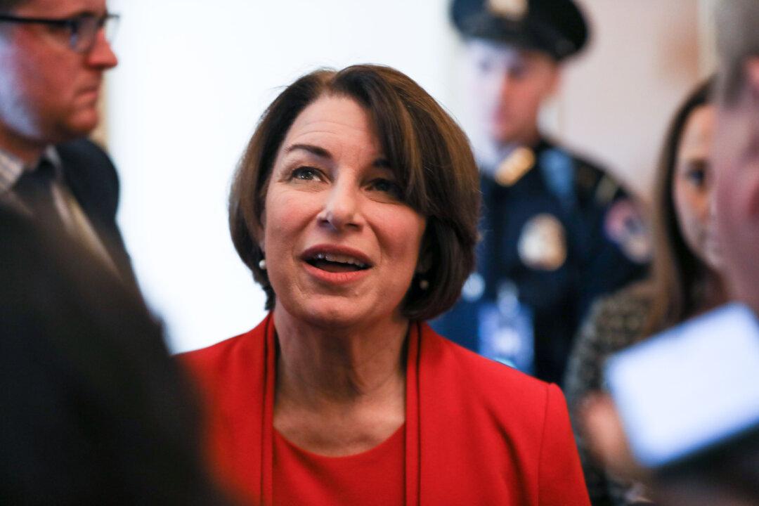 Sens. Kennedy, Klobuchar Join in Bipartisan Effort to Promote Digital Consumer Privacy