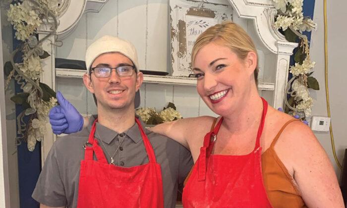 Bullied Pizzeria That Employs Special-Needs Staff Gets a Warm Welcome in New Location