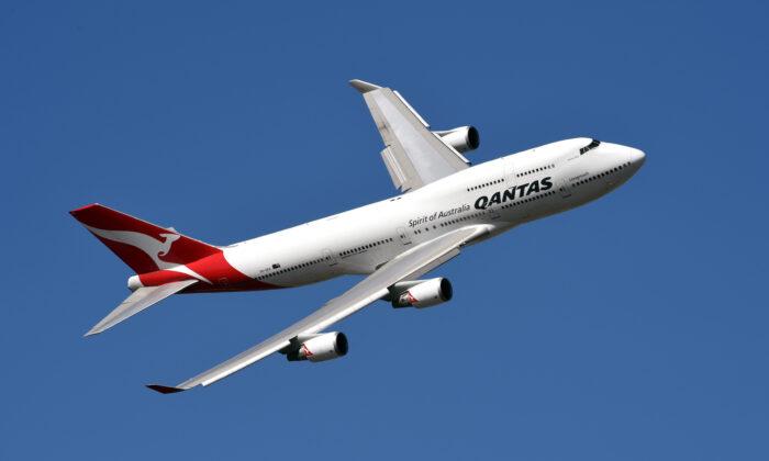Qantas Turns 100 With Harbour Flight