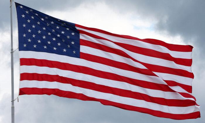 Group Rips American Flag off Coto de Caza Home