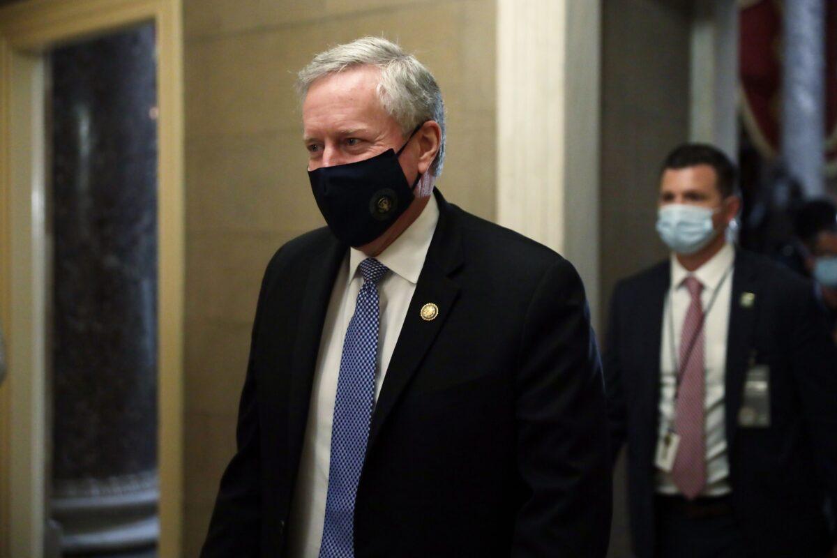 White House Chief of Staff Mark Meadows walks to the office of House Speaker Nancy Pelosi (D-Calif.) at the U.S. Capitol in Washington on Aug. 4, 2020. (Alex Wong/Getty Images)