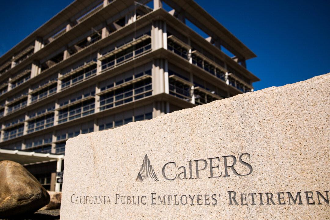Investment Chief of CalPERS, Country’s Largest Pension Fund, Steps Down
